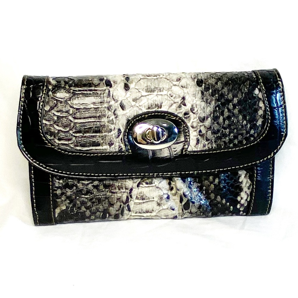 🔥 Wilson’s Leather Faux Leather Wallet